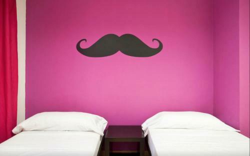 Holidaysbcn Hostel
