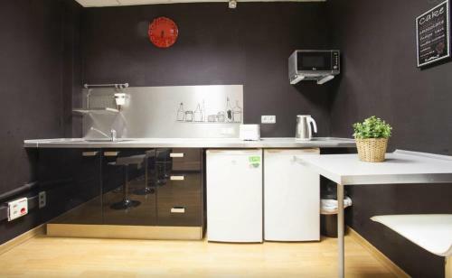 Holidaysbcn Hostel