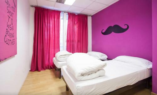 Holidaysbcn Hostel