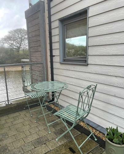 Olive House- 4 Bedroom Property On The Harbour!