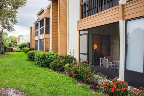 Clubview Country Club Condo