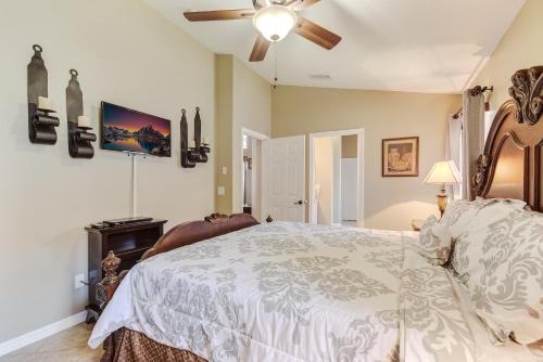 Two Master Bedrooms Pool Home Private Yard