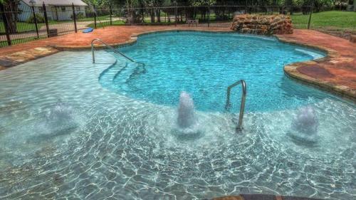 Vc6-106 3 Bedroom Great Location Lakeview
