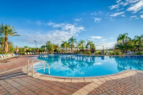 Vc6-106 3 Bedroom Great Location Lakeview