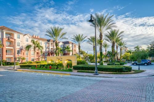 Vc6-106 3 Bedroom Great Location Lakeview