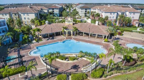 Vc6-106 3 Bedroom Great Location Lakeview