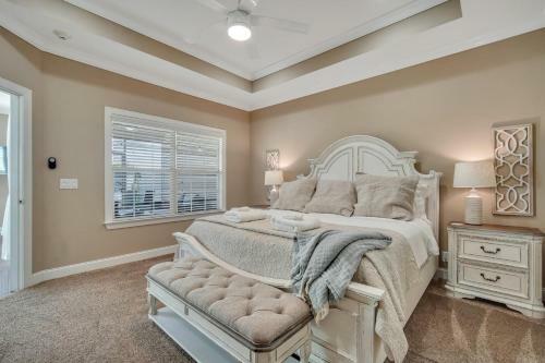 Waterside Retreat - Tons Of Amenities, Close To Everything!