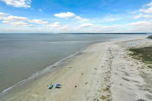 Waterside Retreat - Tons Of Amenities, Close To Everything!