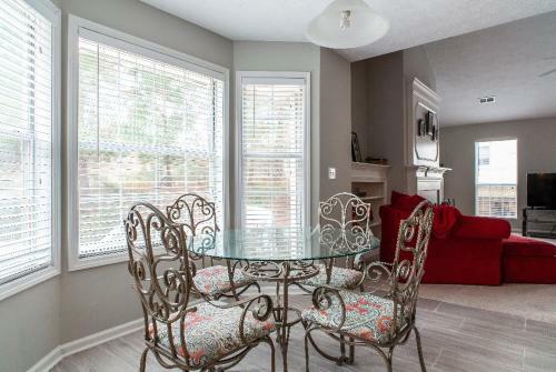 Chateau Allegra-sleep 8-clean, Spacious, & Stylish