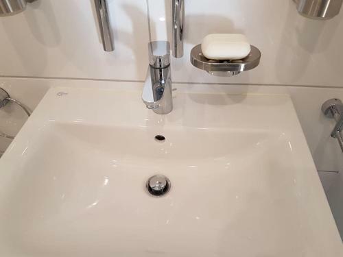 Apartamento 3-zimmer-wohnung In M�rchenstadt!