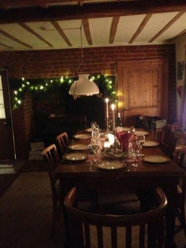 Cosy Cottage With Beams & Inglenook Fireplaces