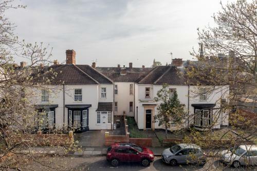 Westbourne Central Studio Apartments