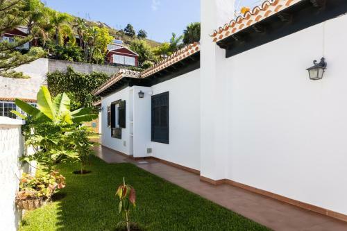 Villa Home2book Design Asian Sabina, Heated Pool & View