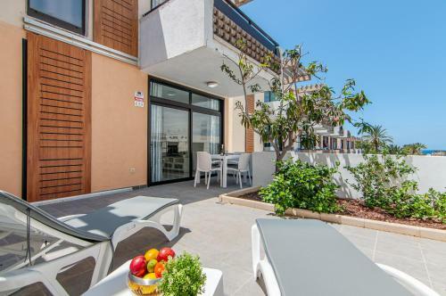 Central 2 Bedroom Apartment Playa De Las Americas