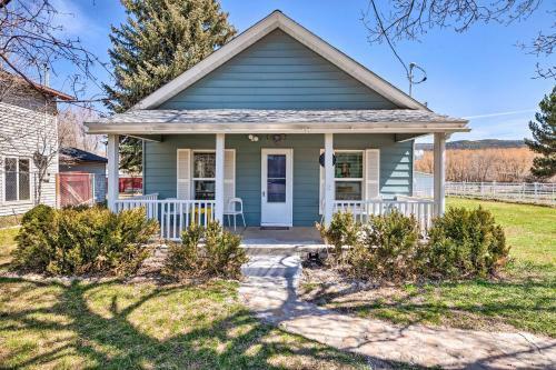 Pet-friendly Chic Home With Spacious Back Yard!