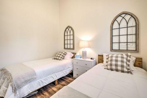 Waterfront Cottage With Private Beach And Deck!