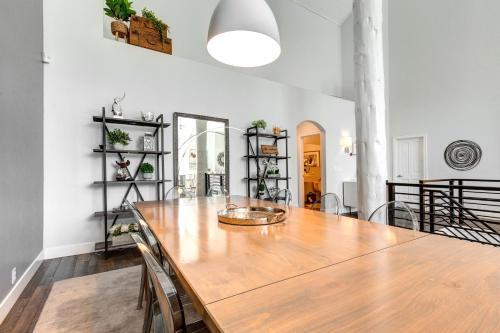 Glamorous Gallivan Loop