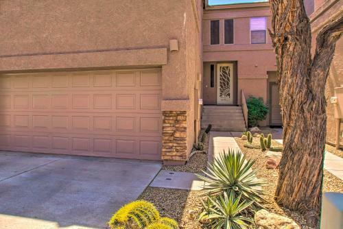 Gold Canyon Town Home With Community Amenities!