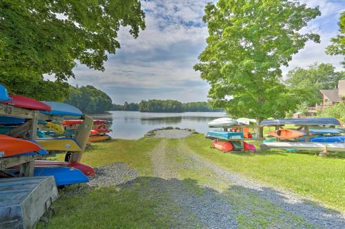 Mid-century Cabin With Resort Amenities On Lake!