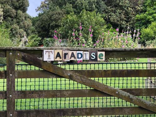 Apartamento @taradise-opunake - Eco-friendly Coastal Hideaway