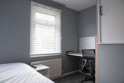 Impeccable 2-bed Home Close To City Centre!!