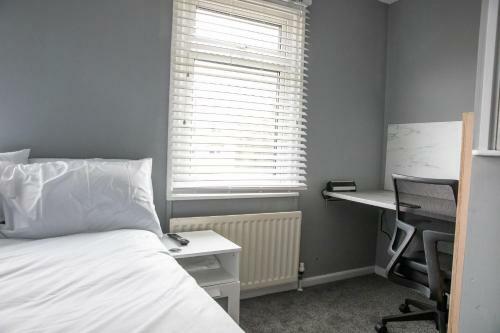 Impeccable 2-bed Home Close To City Centre!!