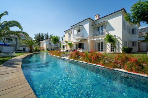 Portville Canal Side Villas 66 (3br)
