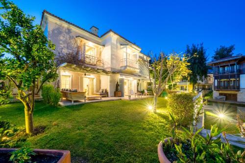 Portville Canal Side Villas 66 (3br)