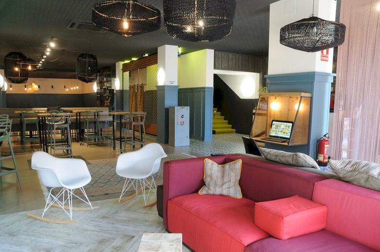 New Hotel Colon