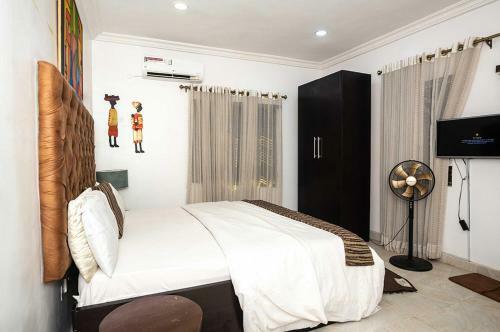 Pistbooking- Astonishing 3 Bedroom Apartment