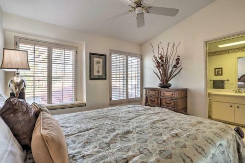 Palm Desert Townhome With Country Club Access!