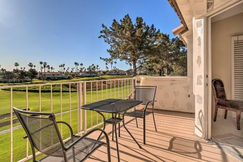 Palm Desert Townhome With Country Club Access!