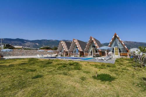 Cozy Bungalow Surrounded By Nature With Shared Pool In Demre, Antalya