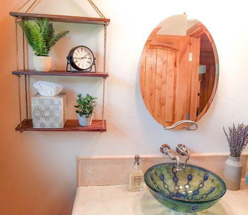 Spacious Luxury Log Home - 25 Min To Skiing, Boating And Trails!