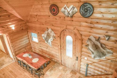 Spacious Luxury Log Home - 25 Min To Skiing, Boating And Trails!