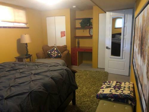 Charming Garden Level Suite With Private Entrance