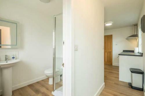 Cosy Two Bedroom Apartment In Excellent Location