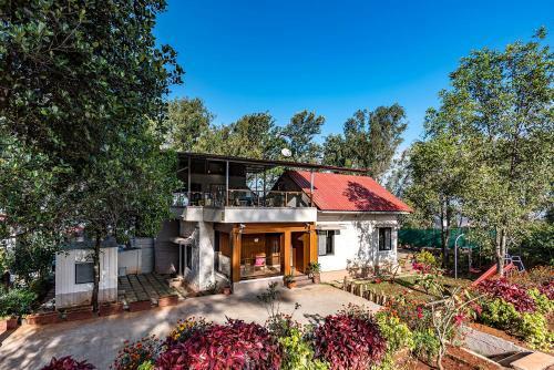 Villa Saffronstays Casa Tranquil