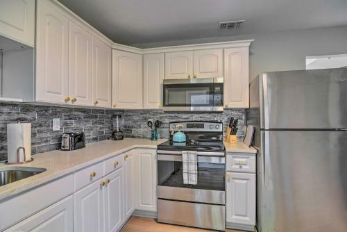Clearwater Seaside Bungalow Patio And Grill!