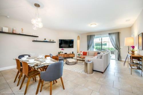 Sun Sational 5 Bedroom Solterra Luxury Villa Villa