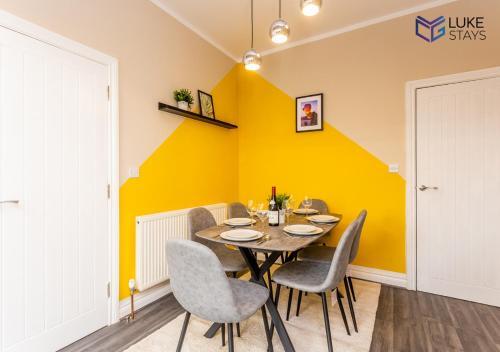 Apartamento ?beautiful 4 Bed House ? 1 Bed Ensuite? Durham?