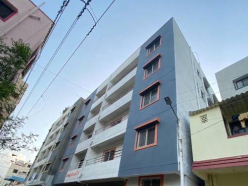 Oyo Home 87931 Jai Hanuman Apartment