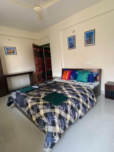 Oyo Home 87931 Jai Hanuman Apartment