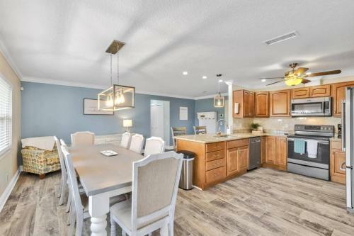 Fleming Ct Pool Home - Palm Coast