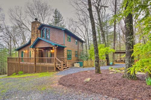 Chic Cherry Goose Lodge With Hot Tub And Deck!