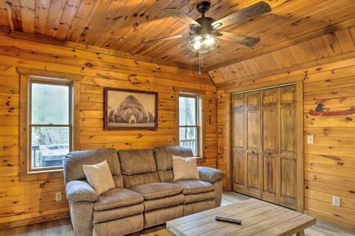 Chic Cherry Goose Lodge With Hot Tub And Deck!