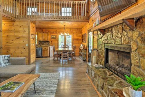 Chic Cherry Goose Lodge With Hot Tub And Deck!