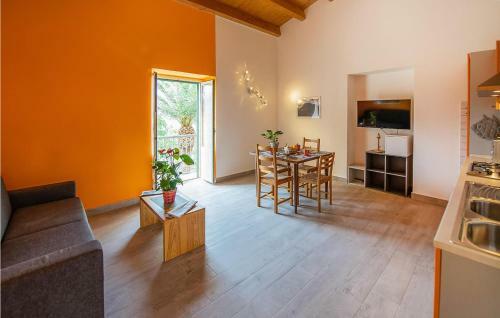 Stunning Apartment In Patti With 2 Bedrooms