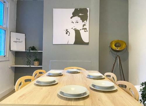 Stylish City Centre Home With Private Garden