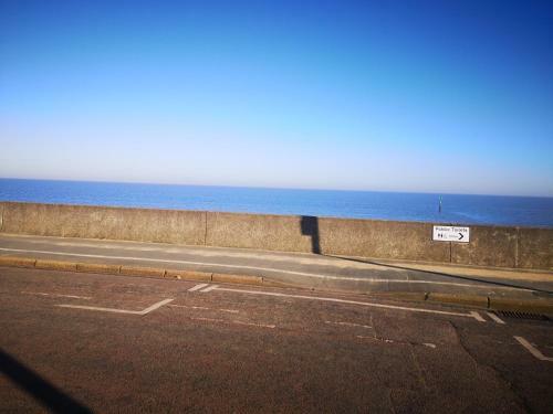Lovely 2-bed Apartment In Walton On The Naze